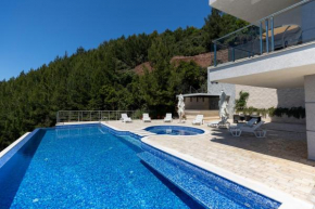 Tophill Altezza 9 best view and pool